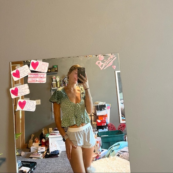 green floral tie shirt - Picture 3 of 8